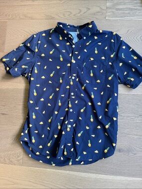 Banana Republic Short-Sleeve Pineapple Print Button-Down Shirt - 100% cotton